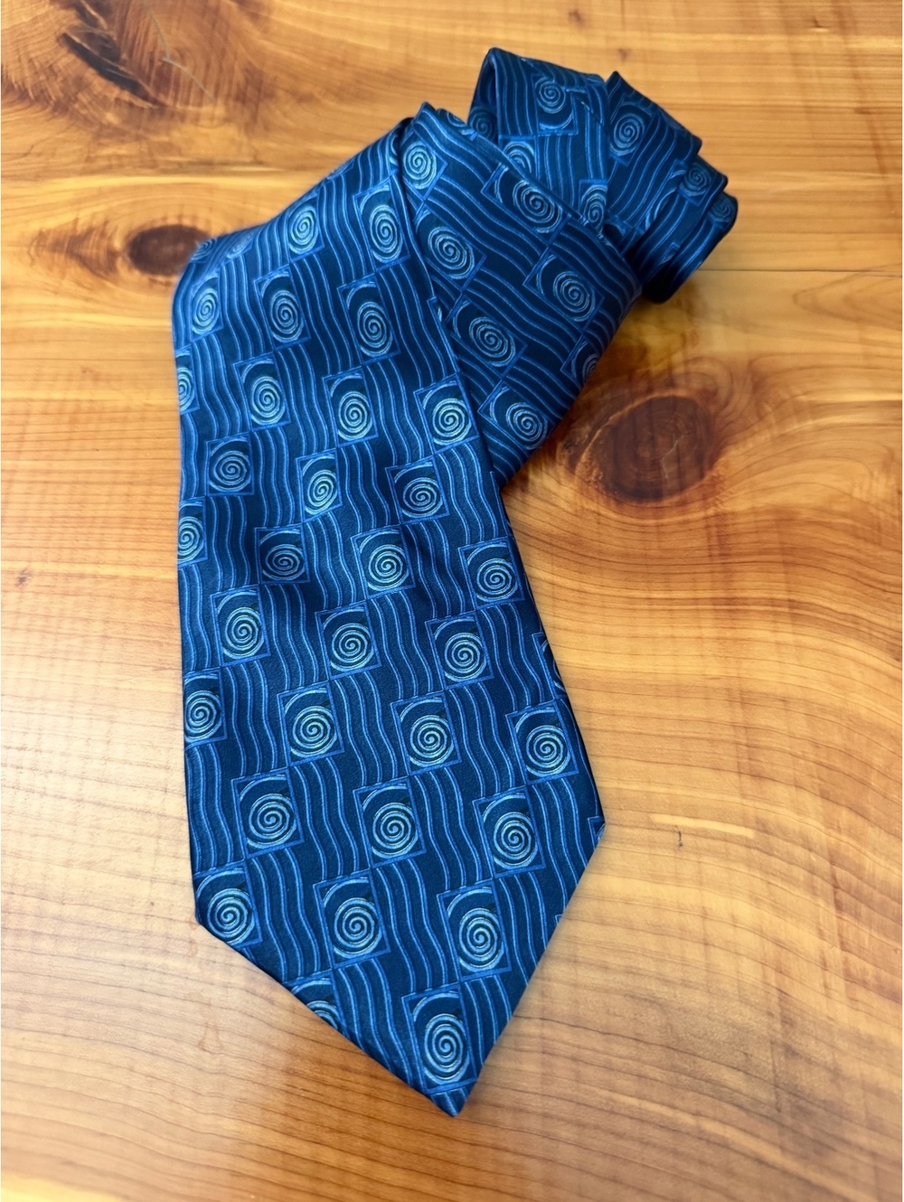 Lanvin Paris 100% Silk Blue Tone Geo Men's Necktie, Made in France